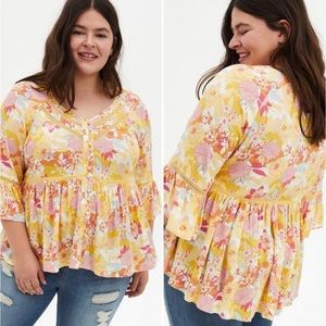 TORRID Gathered Flounce Hem Button  Front Bell Sleeve Hi/Lo FloralTop Sz L